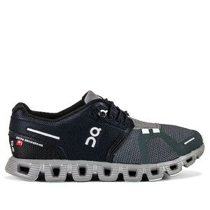 On Cloud 5 Sneaker in Black & Lead Color